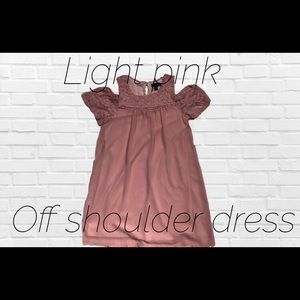 Light pink children’s off the shoulder dress~